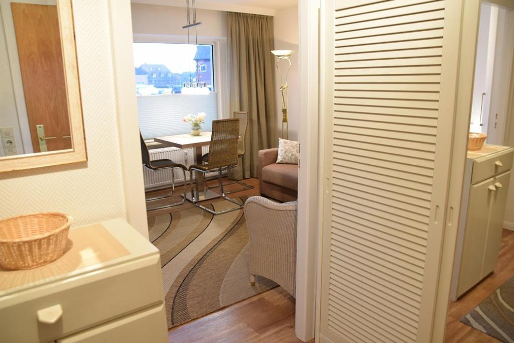 Gemuetliches 2-Zimmer-Appartement Mit Balkon Richtung Sueden. 韦斯特兰 外观 照片